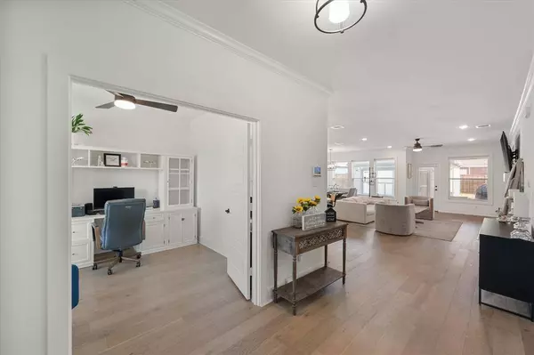 10947 Eva Mae Boulevard, Grand Prairie, TX 76065