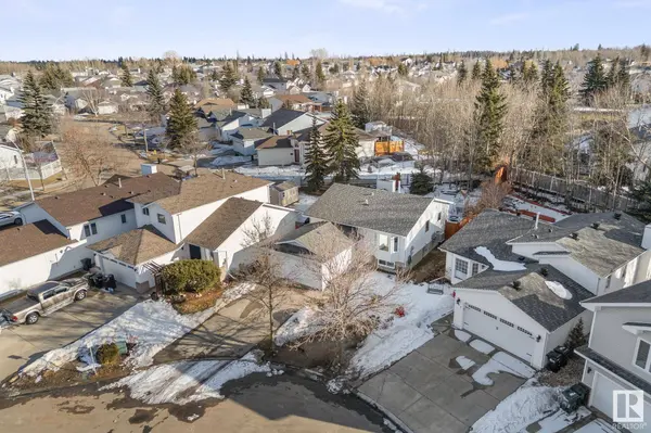 540 RAINBOW CR, Sherwood Park, AB T8A 5M7