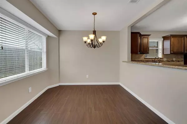 3819 Roseberry DR, La Porte, TX 77571