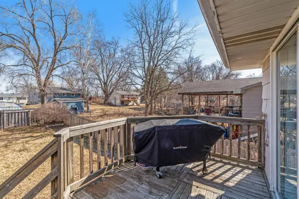 6640 Berkshire LN N, Maple Grove, MN 55311