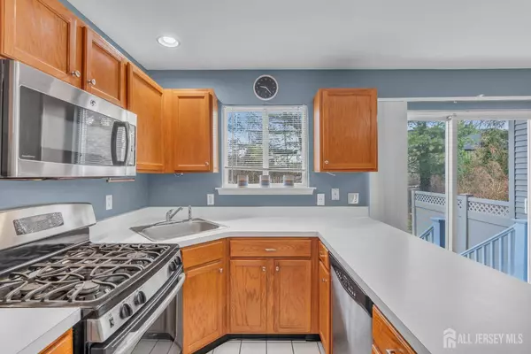 9 Lucia CT, Matawan, NJ 07747