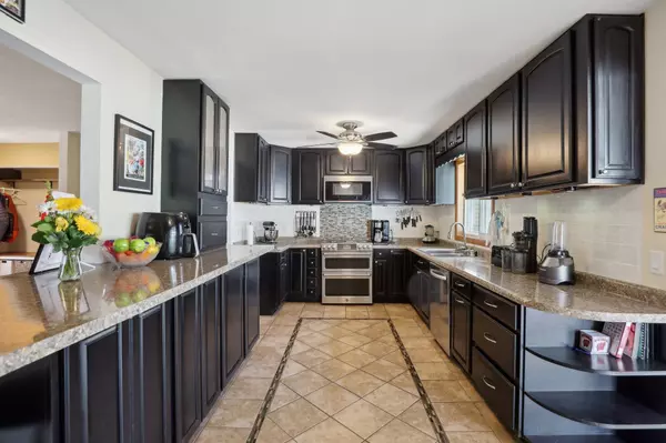 1015 Eric Lane, Waunakee, WI 53597