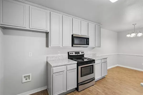 2749 Malibu Court, Glenn Heights, TX 75154