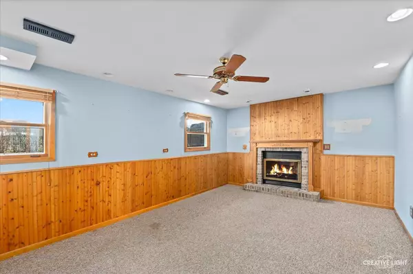 2831 T Hickey AVE, Joliet, IL 60435