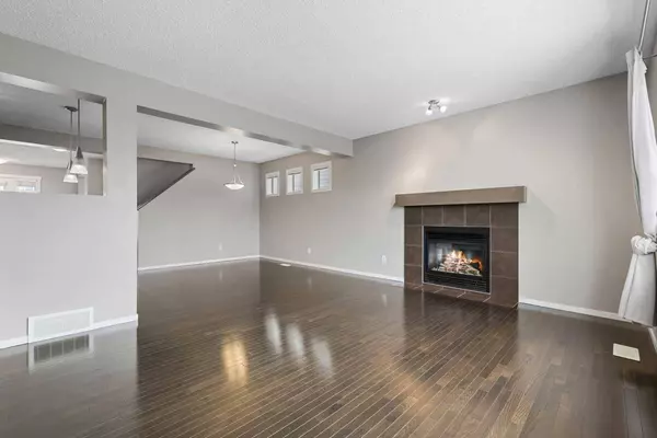 144 Copperstone CIR SE, Calgary, AB T2Z 0G6