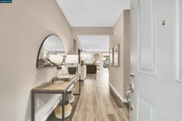 76 Prescott Cir, Oakley, CA 94561