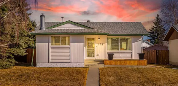 132 Ogden WAY SE, Calgary, AB T2C 1W1