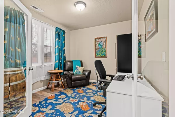 812 Topaz Ct, Yakima, WA 98901