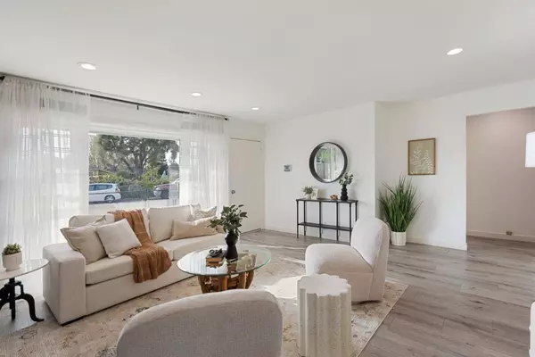 1040 Laurel AVE, East Palo Alto, CA 94303