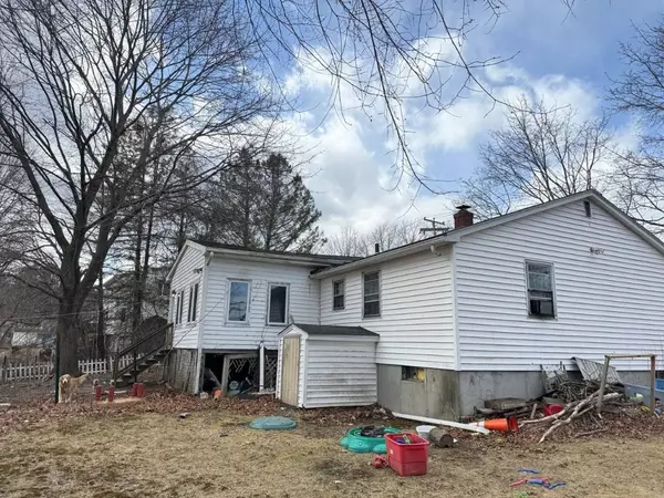 76 Hartford Ave West, Uxbridge, MA 01569