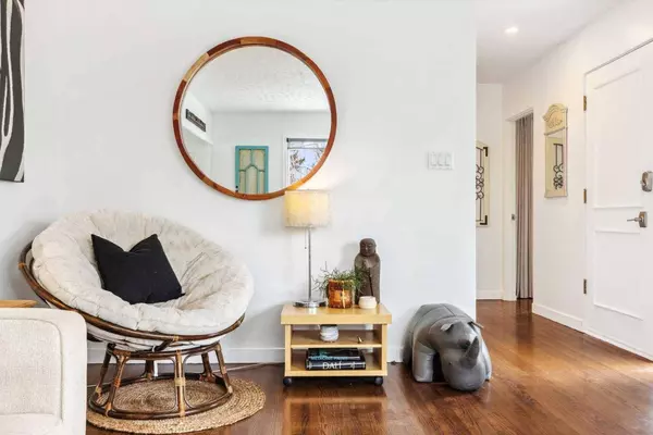 123 78 AVE SE, Calgary, AB T2H 1C5