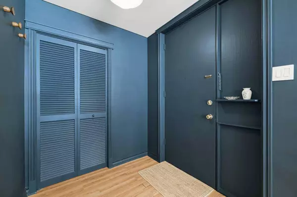 823 Royal AVE SW #308, Calgary, AB T2T 0L4