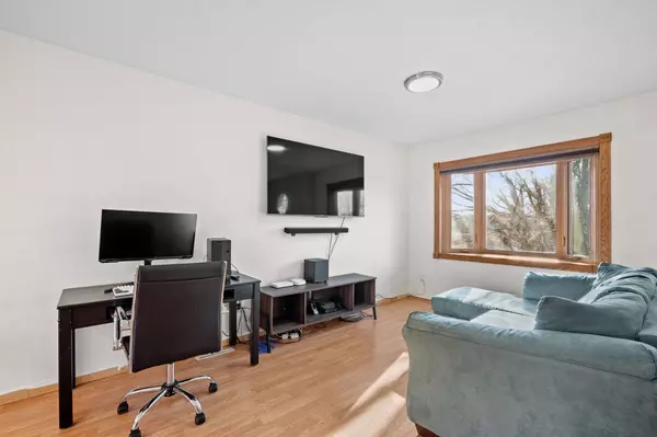 714 Hickory Hill Lane, Des Moines, IA 50317