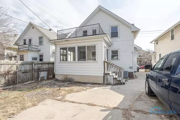 4207 Fairview DR, Toledo, OH 43612