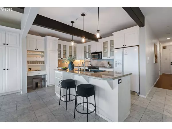 1641 SW MONTGOMERY ST, Portland, OR 97201