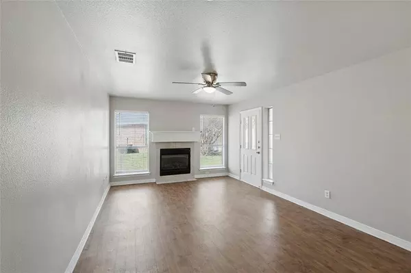 2749 Malibu Court, Glenn Heights, TX 75154