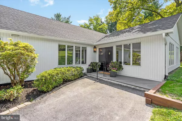 11 GREENLEA DR, Pikesville, MD 21208