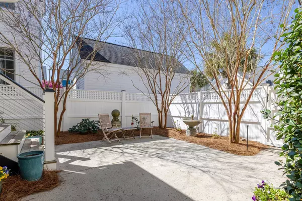 1676 Paradise Lake Dr, Mount Pleasant, SC 29464