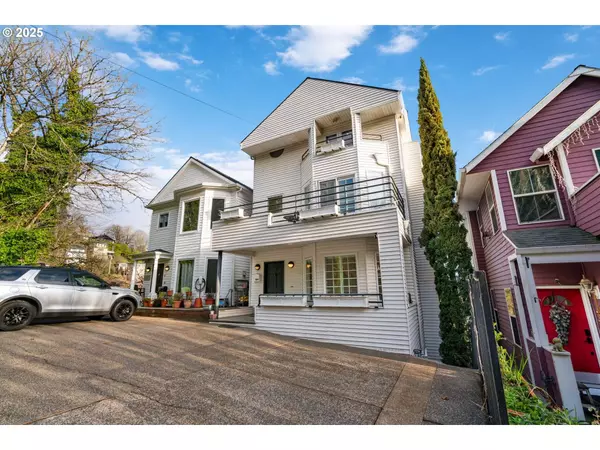 1641 SW MONTGOMERY ST, Portland, OR 97201