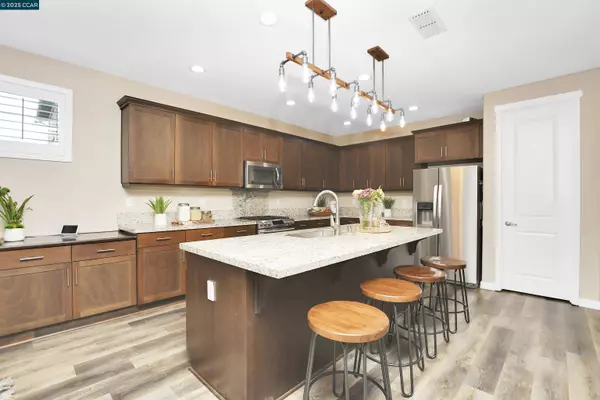 76 Prescott Cir, Oakley, CA 94561