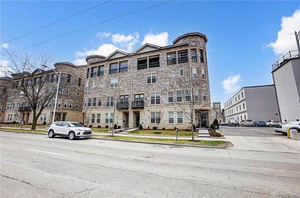 128 W Monument Avenue, Dayton, OH 45402