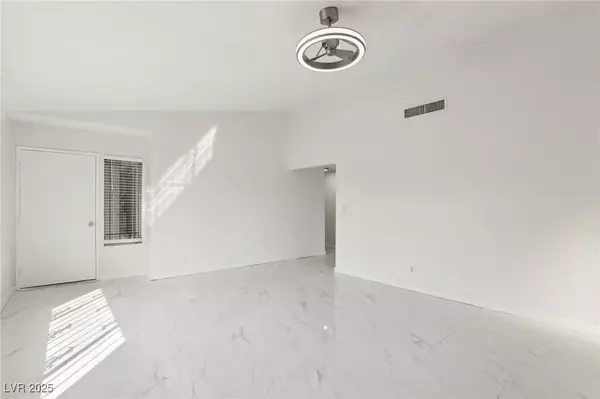 2236 E Hacienda Avenue, Las Vegas, NV 89119