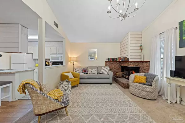 3021 Cedarwood Village Ln, Pensacola, FL 32514