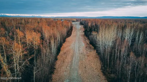 23499 S Parks HWY, Trapper Creek, AK 99683