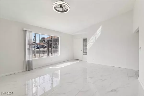 2236 E Hacienda Avenue, Las Vegas, NV 89119