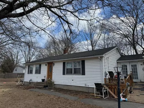 76 Hartford Ave West, Uxbridge, MA 01569