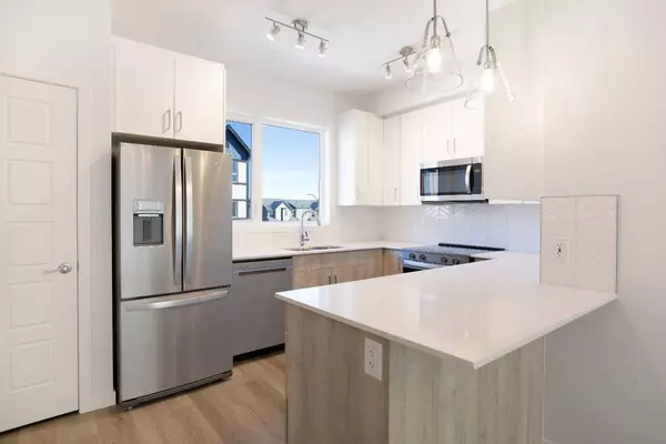 850 Belmont DR SW #405, Calgary, AB T2X 4A6