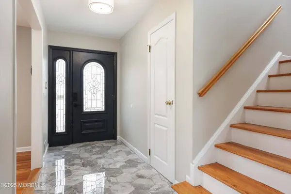 6 Hawthorne Road, Red Bank, NJ 07701