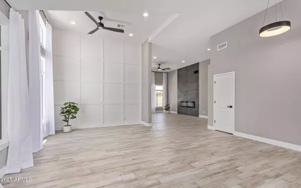 6809 W VIA MONTOYA Drive, Glendale, AZ 85310