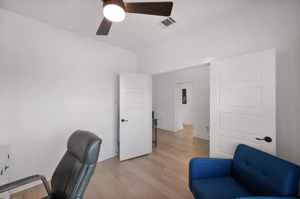 10947 Eva Mae Boulevard, Grand Prairie, TX 76065