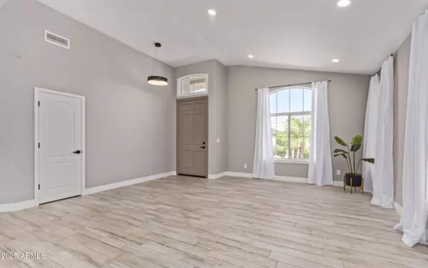 6809 W VIA MONTOYA Drive, Glendale, AZ 85310