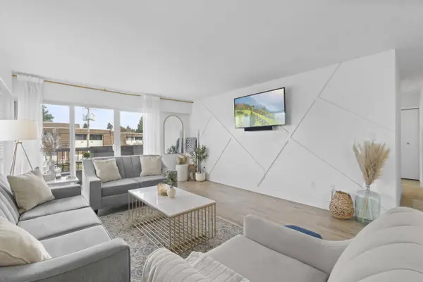 13530 Hilton RD #204, Surrey, BC V3R 5J4