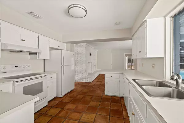 12 LAKE LINK DR, Winter Haven, FL 33884