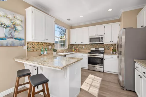 2749 Foxglove Ct, Pleasanton, CA 94588