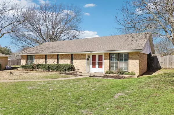627 E Center Circle, Duncanville, TX 75116