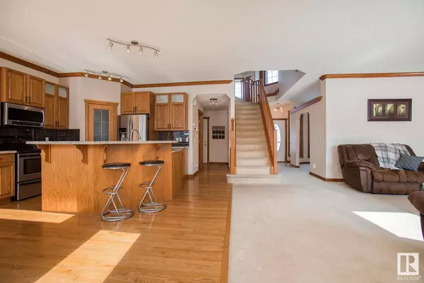 137 REICHERT DR, Beaumont, AB T4X 1S2