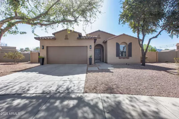 7015 S STADIUM Court, Gilbert, AZ 85298