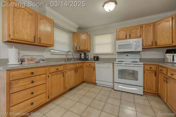 2430 KEITH Road, West Bloomfield Twp, MI 48324