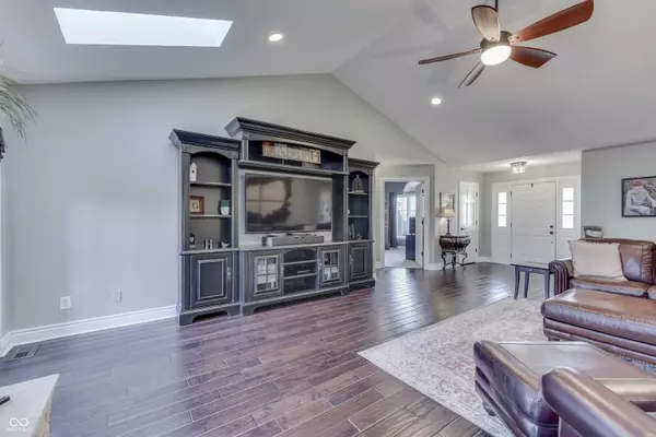 397 Linden Ridge TRL, Greenwood, IN 46142