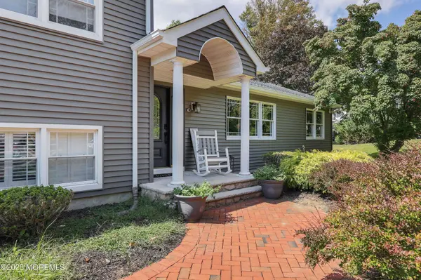 6 Hawthorne Road, Red Bank, NJ 07701