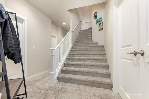 9213 Mitten AVE SE, Snoqualmie, WA 98065