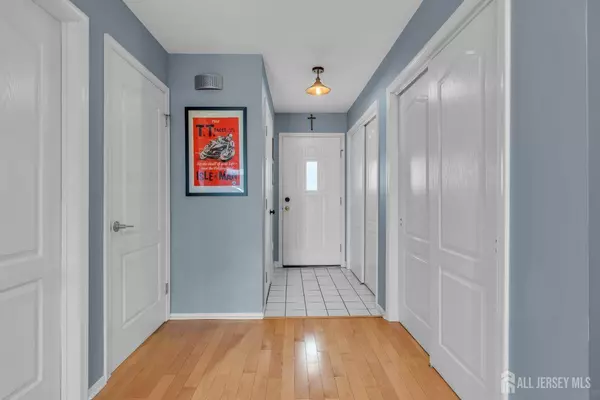 9 Lucia CT, Matawan, NJ 07747