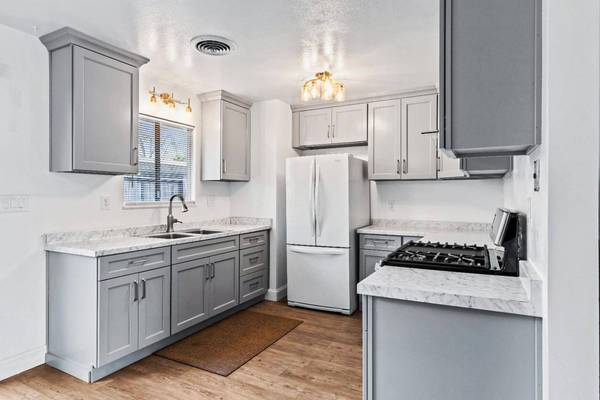 215 Floyd AVE #17, Modesto, CA 95350