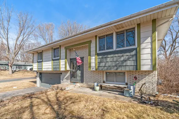 6640 Berkshire LN N, Maple Grove, MN 55311