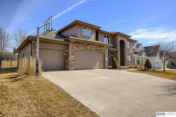 1331 S 210 Street, Elkhorn, NE 68022