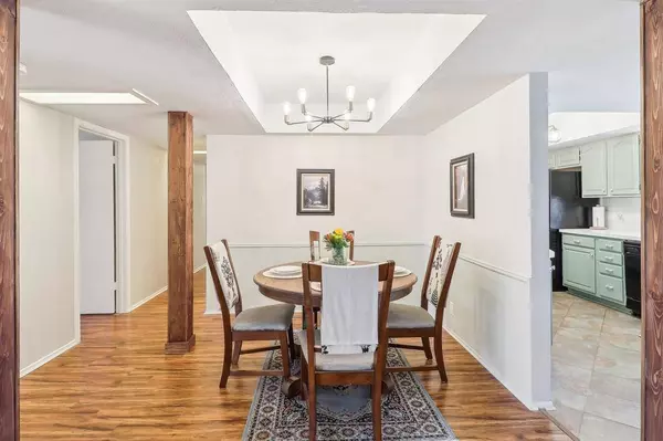 627 E Center Circle, Duncanville, TX 75116